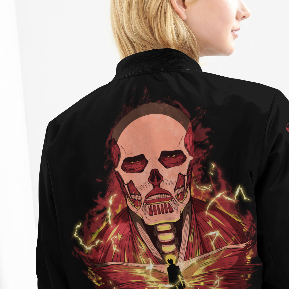 BomberJacketIColossalTitanSpirit-10-girlmodelback BomberJacketIColossalTitanSpirit 10 girlmodelback - Gear Anime