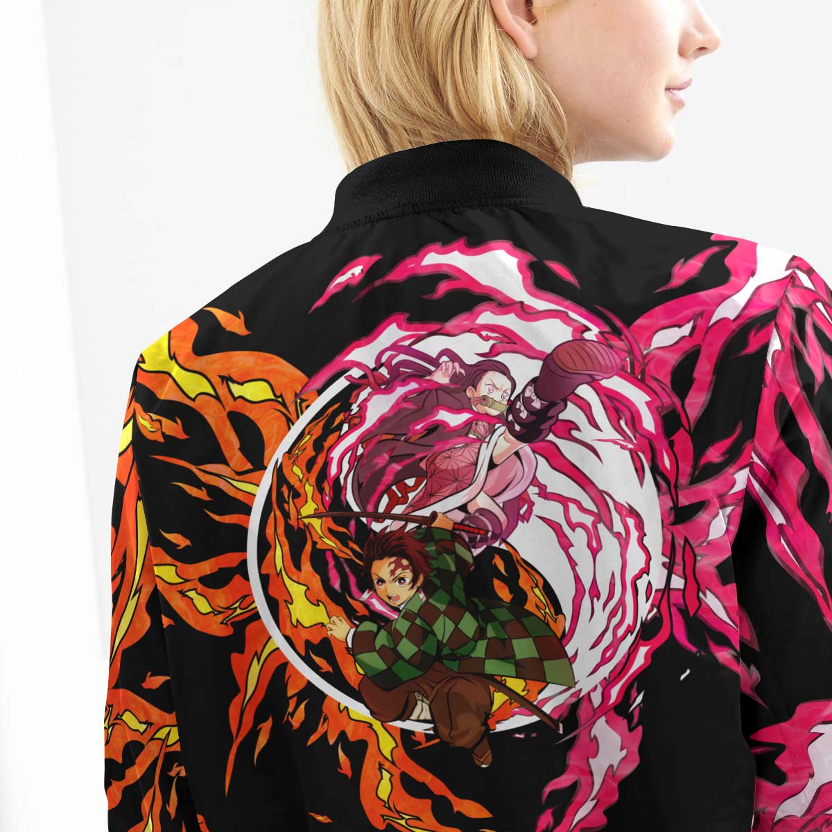 BomberJacketIYinYangTanjiroNezuko-10-girlmodelback BomberJacketIYinYangTanjiroNezuko 10 girlmodelback - Gear Anime